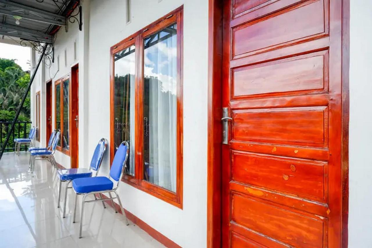 Отель Reddoorz At Makale Tana Toraja Экстерьер фото